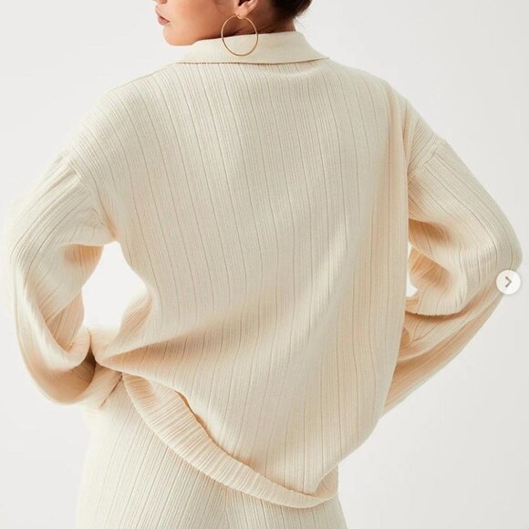 Worth A Million Two Piece Knit Pants Set - Picture 2 of 3